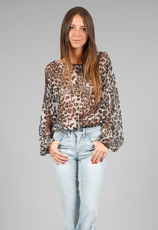 A2150S 010 BLKGREYLEOPARD Lisa Vanderpumps Leopard Bow Blouse