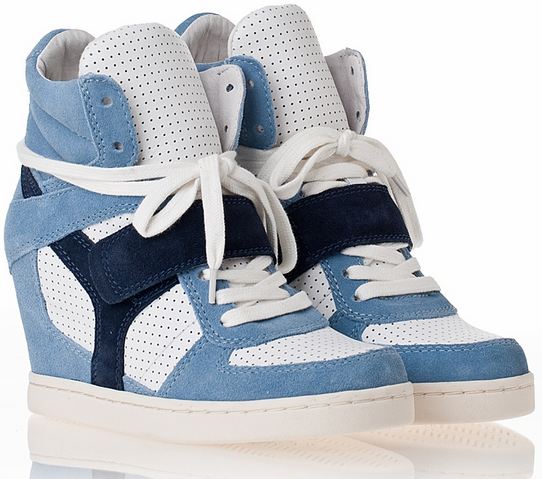 Yolanda Fosters Blue & White Wedge Sneakers