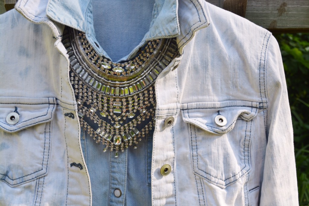how to style a statement necklace