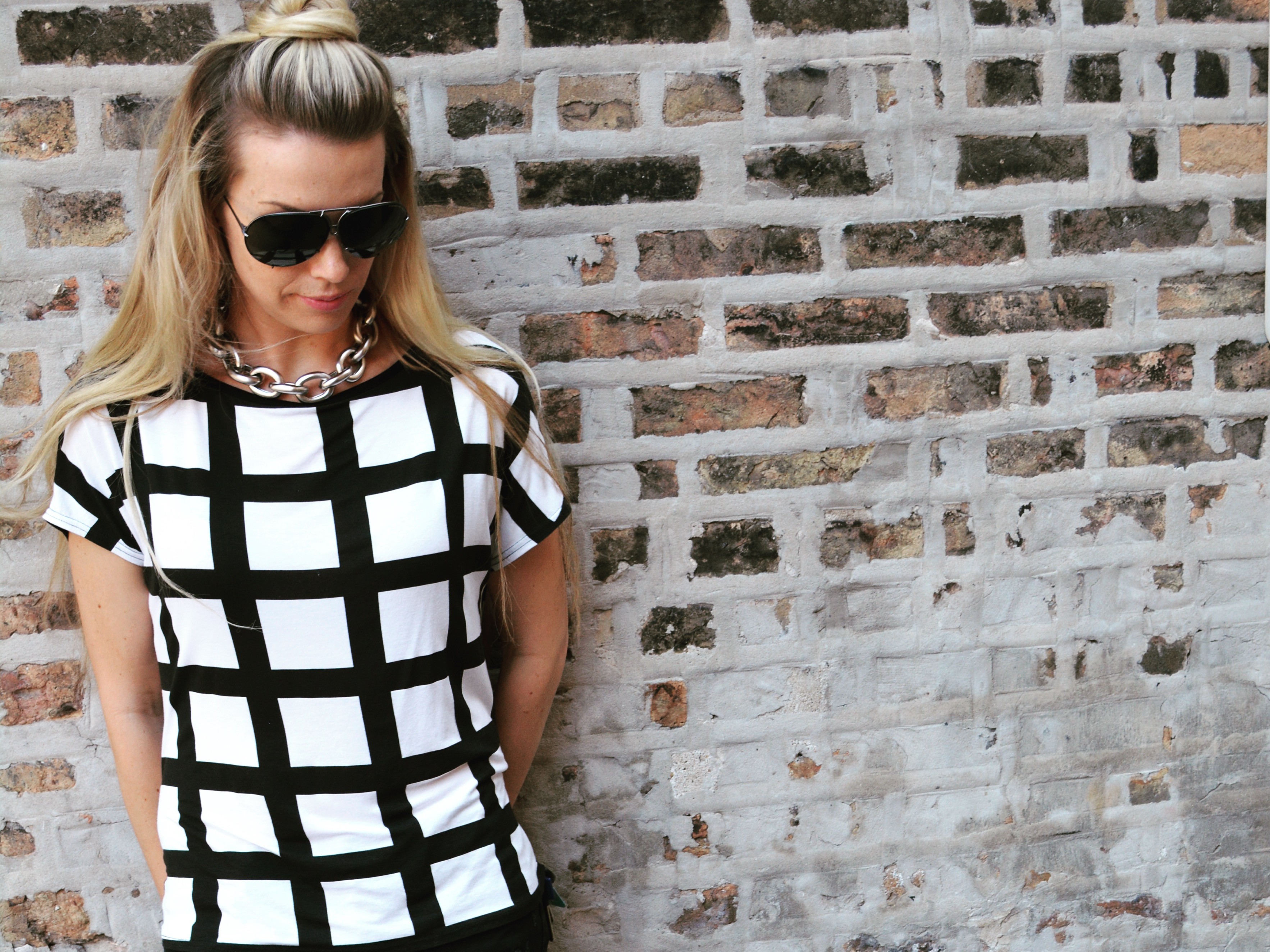 Black and white large checked tee