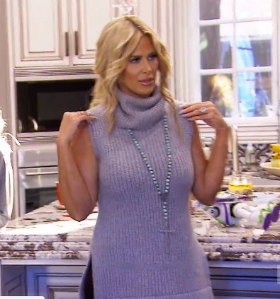 kim-zolciaks-long-turquoise-rosary-necklace