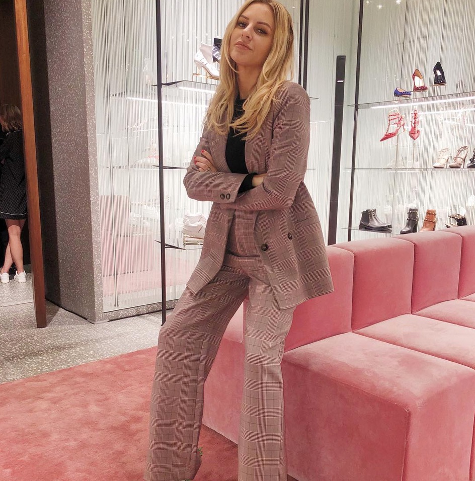 Morgan Stewart's Plaid Suit on Daily Pop