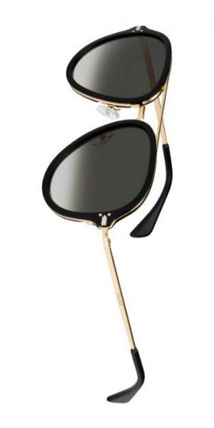 Cameran Eubank's Black Aviator Sunglasses