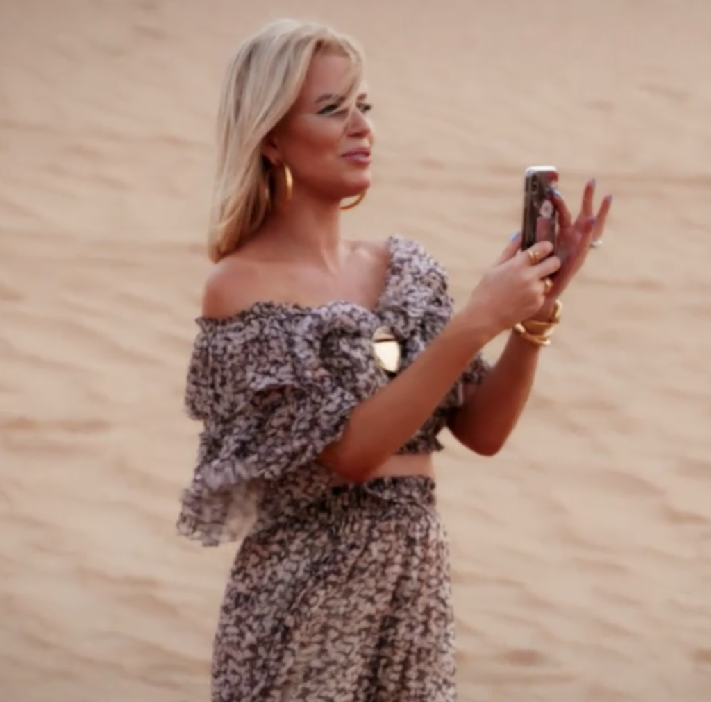 Caroline Stanbury’s Outfit on MDLLA