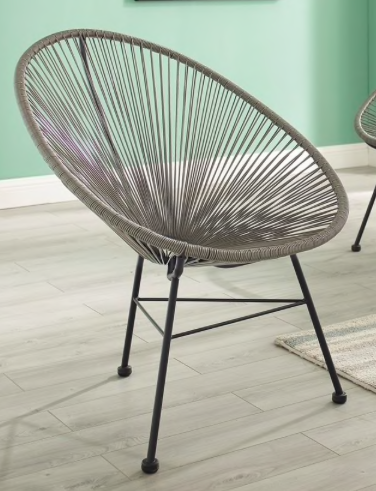 Tamara Judge’s Grey Oval Wicker Chair | Big Blonde Hair