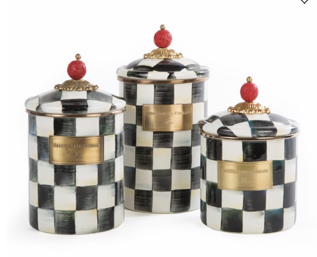 Kelly Dodd's Checkered Kitchen Containers In Her New House