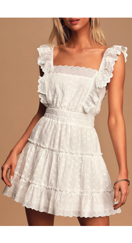 Leva Bonaparte’s White Lace Dress