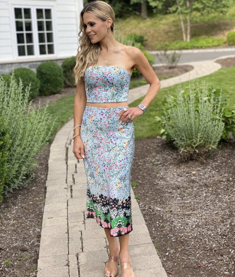 Jackie Goldschneider’s Blue Floral Outfit