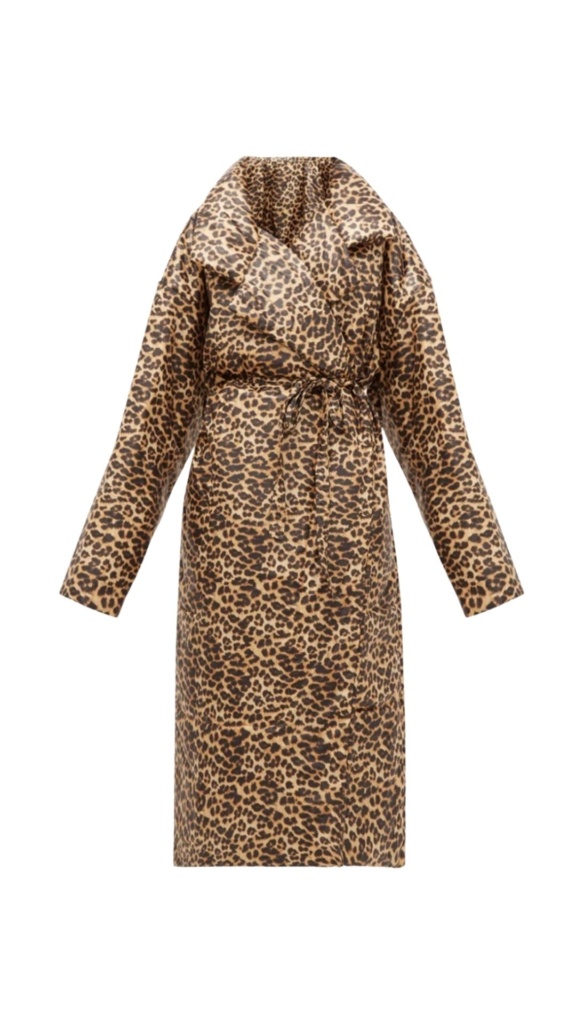 Lisa Rinna's Oversized Leopard Print Coat