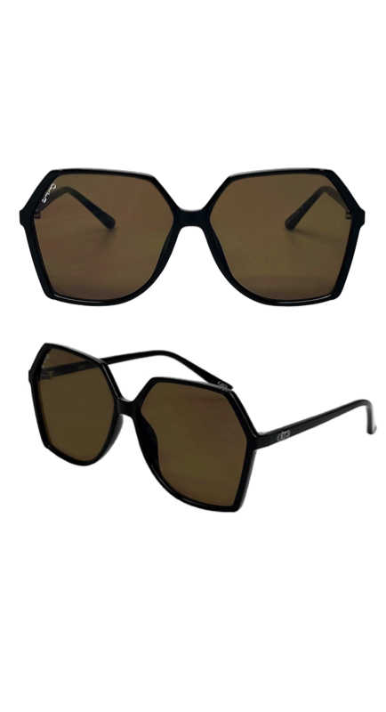 Melissa Gorga’s Black Hexagon Sunglasses
