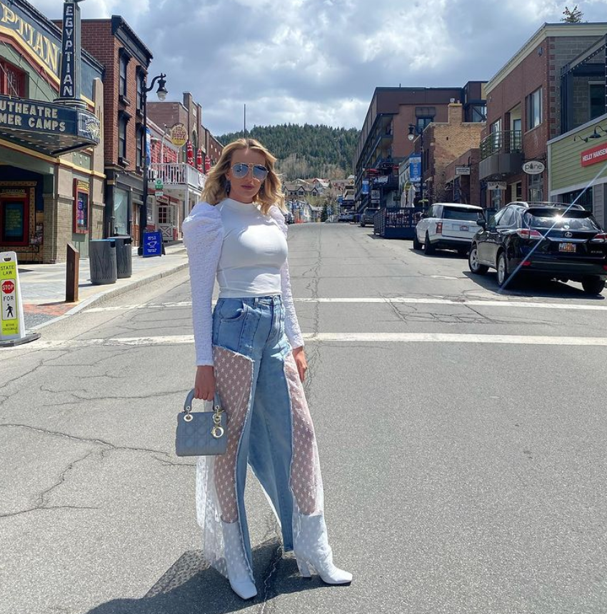 Whitney Rose’s White Puff Sleeve Top