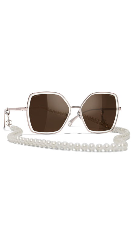 Kyle Richards’ Pearl Chain Sunglasses