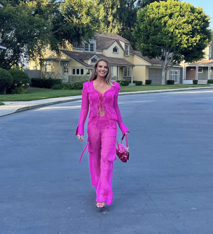 Whitney Rose's Pink Outfit